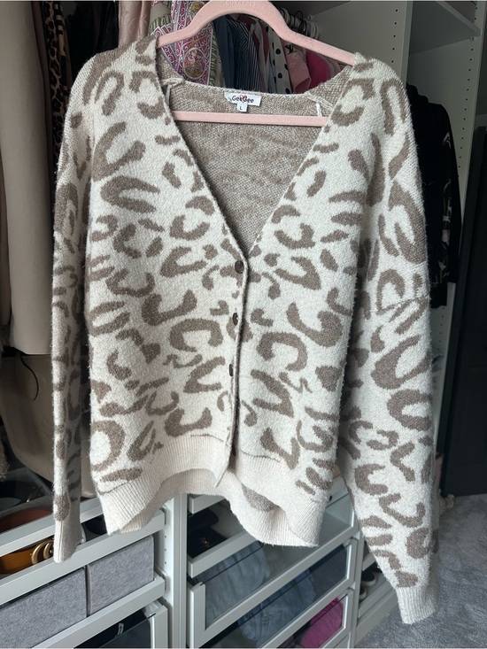 Gee gee Sweaters - GeeGee Leopard Print Button-Front Cardigan Size L